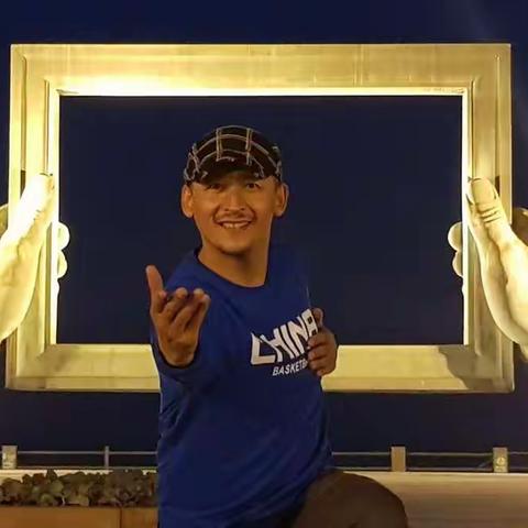 心如阳光般阿不都艾尼导演