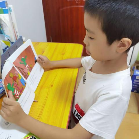 一（2）班汤皓天暑期“去阅读趣阅读”活动