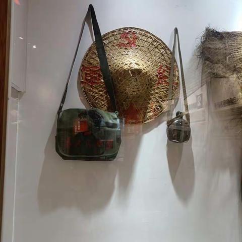 2021年10月30日中共大山江中心小学总支部“追寻红色革命足迹，办人民满意教育”党史学习教育。