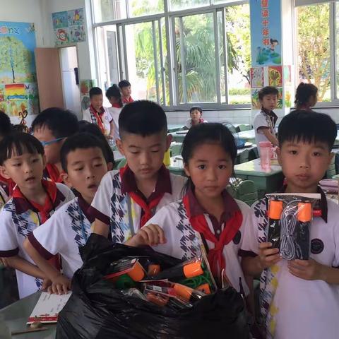 临海市哲商现代实验小学二（7）班期末数学颁奖仪式