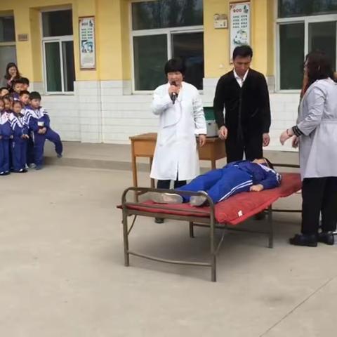 陵下完小预防食物中毒安全演练活动