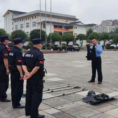 创和谐校园，保师生平安