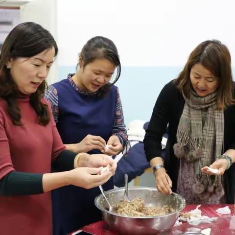 冬至包饺子  温情暖寒冬