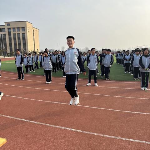 “绳”彩飞扬，跳出健康——六朝园中学一分钟跳绳测试