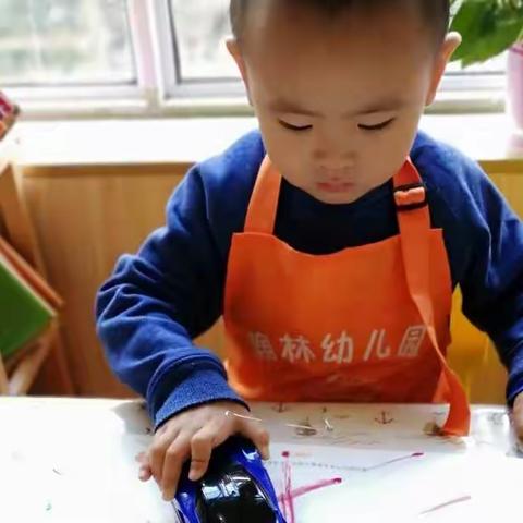 翰林幼儿园美术作品——《炫酷车道》