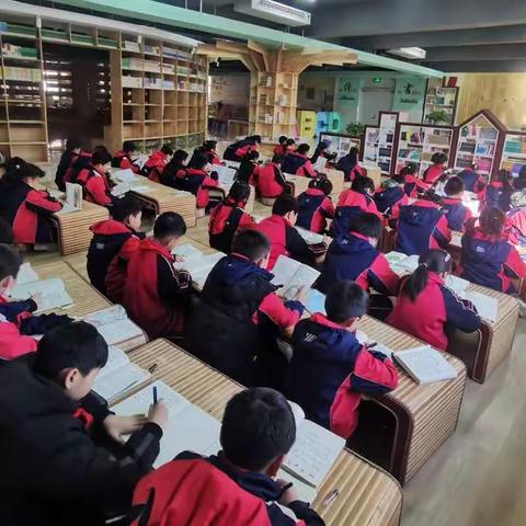 实验小学三年级十一班“经典诵读擂台赛”剪影