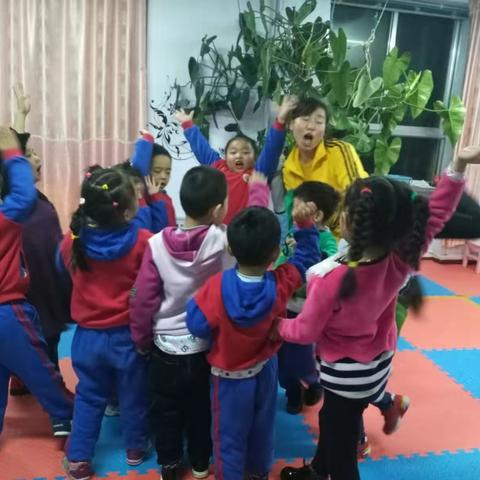 甘州区新园幼儿园睿智情商《自我探索营》情绪管理模块第二次训练，课程的名称是《K耐特之间的比较》