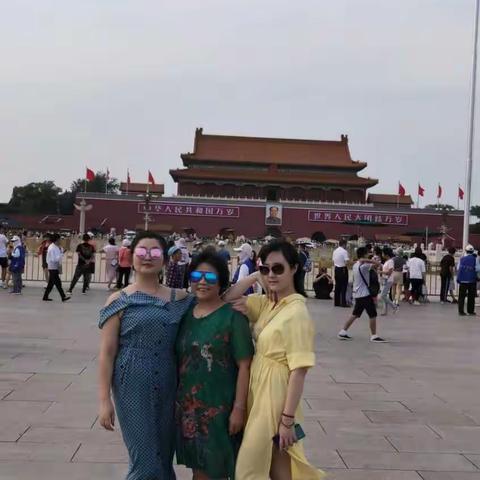 七月的天气晴朗，凉风习习，运气真不错！一路上小孩欢声笑语～～