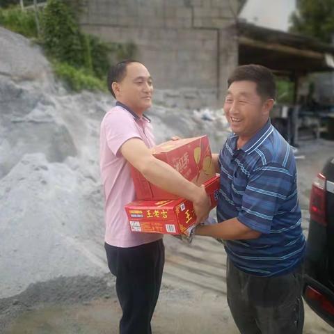 【宜昌基地-秭归片区】-炎炎夏日送清凉，丝丝温情沁人心