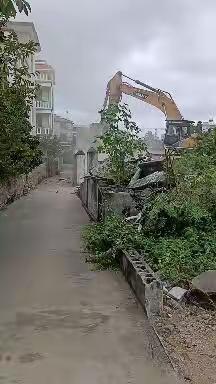 天涯区“双统筹”百日攻坚行动海坡芒果村棚改项目范围内征拆工作情况（11月21日共拆除房屋4栋）