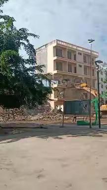 天涯区“双统筹”百日攻坚行动海坡芒果村棚改项目范围内征拆工作情况（11月28日共拆除2栋房屋）