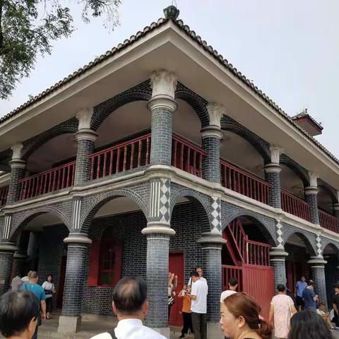 入黔记首篇