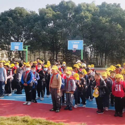 减负不减乐   “趣”游促成长——龙游县实验小学士元联盟校龙山运动小镇秋游活动