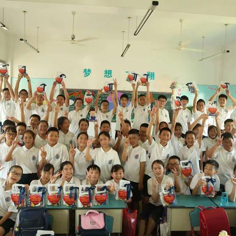 我们6年级啦！——记安外604班开学第一天