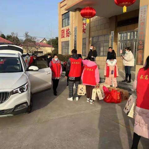 “长葛好人”到高车贾村爱心捐赠活动