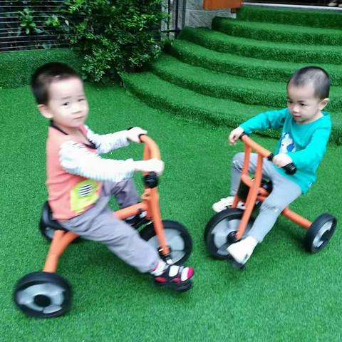 kA4~快乐的幼儿园是小朋友的家，愉悦的一周结束了，宝贝们的快乐与我们一起分享~