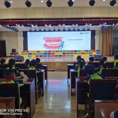 爱牙护牙，幸福从“齿”开始 ！——怡景小学开展爱牙护牙健康教育知识讲座