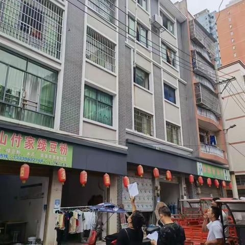 龙泉街道深入推进自建房防盗窗改装工作