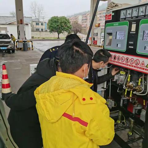 龙泉街道组织相关部门开展春节前及市“两会”期间安全大检查