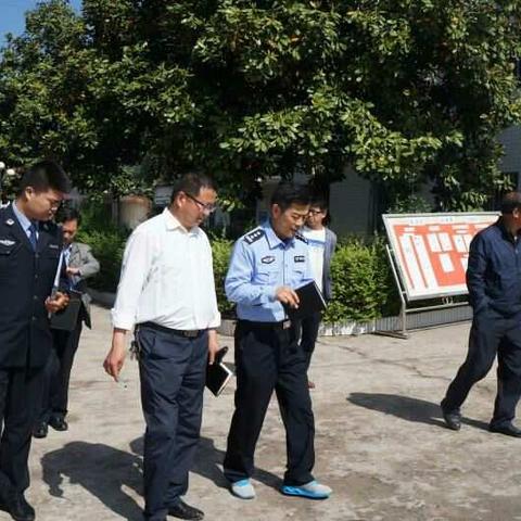 【新要求 大实践】县公安局彭队长一行深入铁峪铺中学检查学校安全工作
