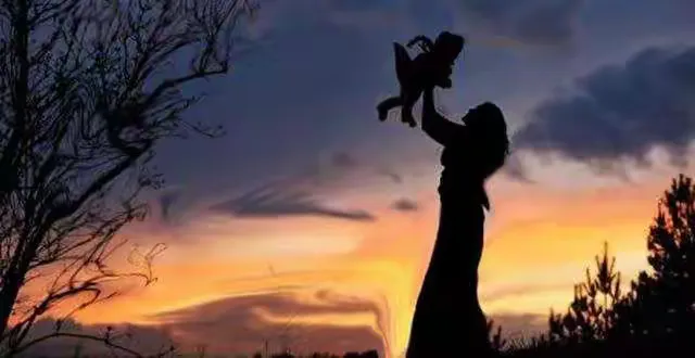 梦回往昔，母爱重唤——解析梦中母亲开口的深意