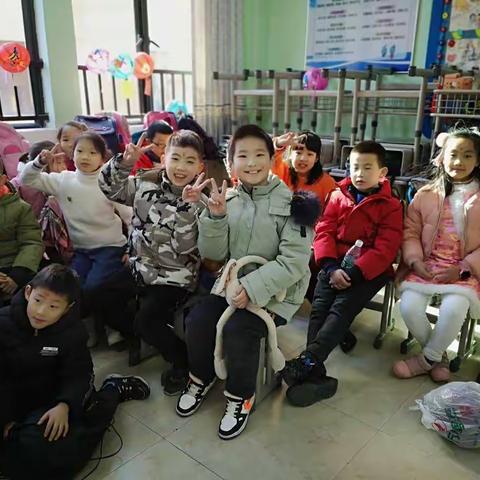 五大天团齐“出道”，辞旧迎新演精彩——记九江小学八里湖校区三二班“庆元旦 迎新年”联欢会