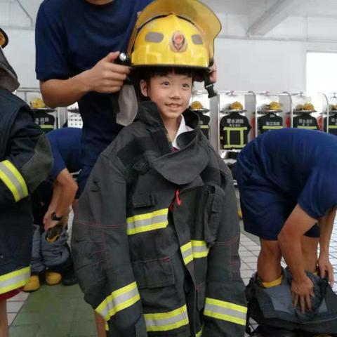 榜样我来学——城北小学104班傅雨昕之走进白云消防中队