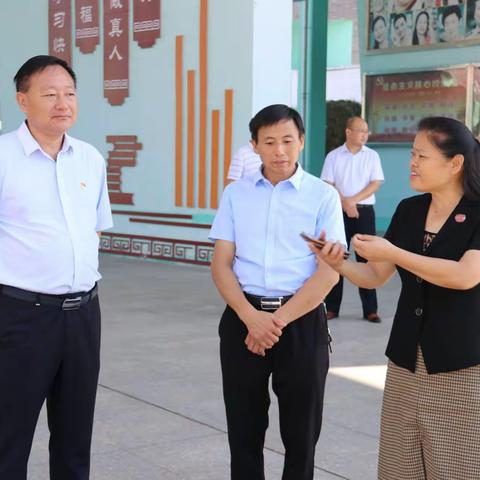 在关怀中砥砺前行——县领导张贤玉等一行莅临我校检查指导开学工作