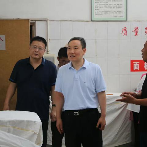 落实安全责任 推动安全发展——济源市人大常委会副主任张国正深入下冶一中检查安全工作