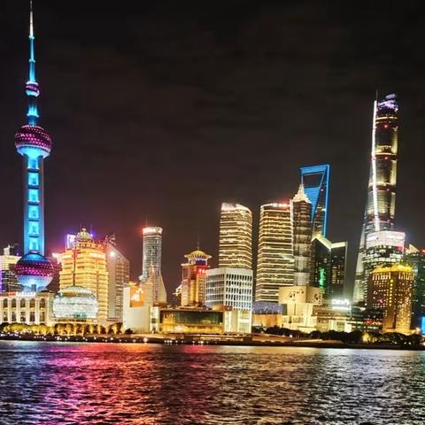 手机拍摄上海外滩夜景