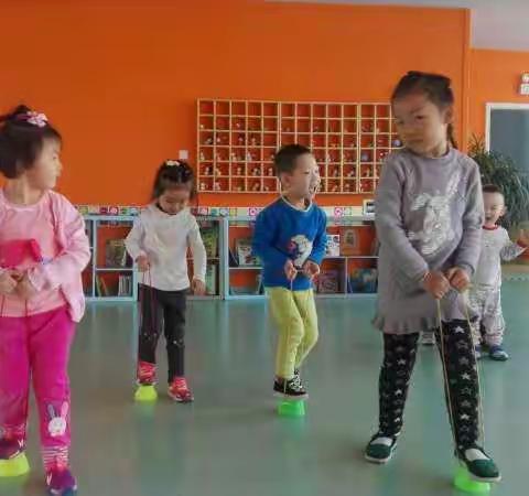 红黄蓝彩虹班之抗衡流感之户外活动