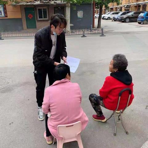 山化社区开展垃圾分类宣传活动