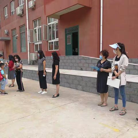 梦想从这里起航——记一年级新生入学教育