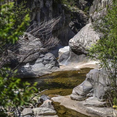绿水梵音卧龙嶴                        水磨彩石精品