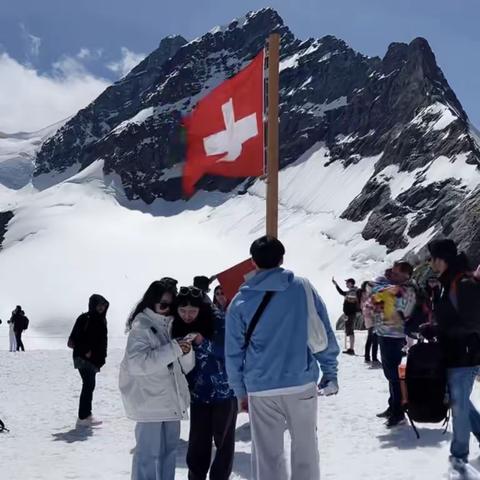 云游瑞士🇨🇭少女峰[玫瑰][玫瑰][玫瑰][烟花][烟花][烟花][爱心][爱心][爱心]