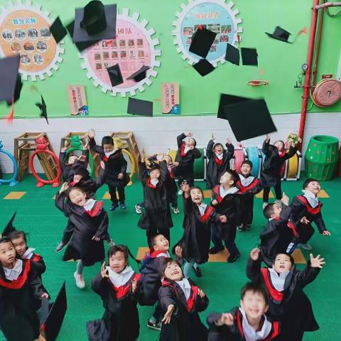 【学前教育宣传月】百年同庆.放飞梦想——东区幼儿园2021年大班毕业典礼