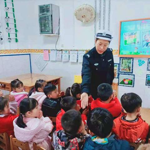 交警进校园 交规入童心 ——东区幼儿园交通安全教育活动