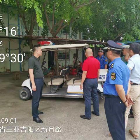 吉阳区委常委、常务副区长石廷伟实地督导新月社区创文巩卫工作
