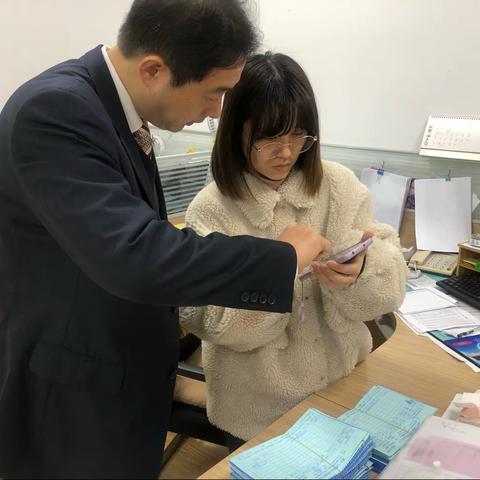 激活电子医保凭证及手机银行 人瑞路在行动