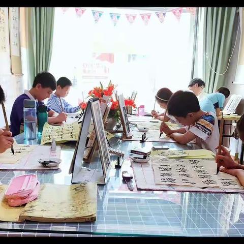 暑假让孩子学书法，不是“花费”，而是一项回报率高的“投资”