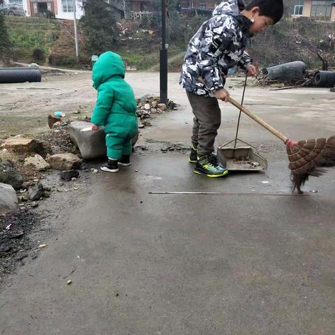 学习雷锋好榜样1703班谌思成