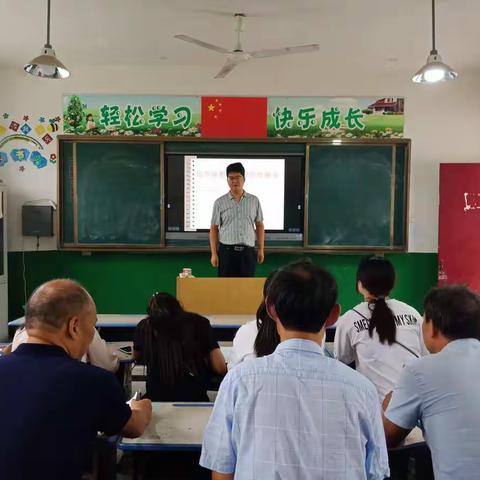 在学习中成长，在交流中解惑——新店二学区低年级数学新课标学习掠影