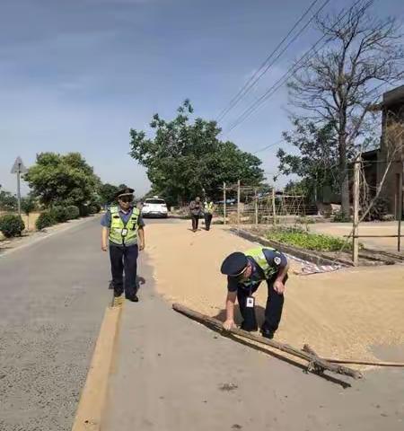 偃师市交通运输局温情执法做好三夏期间路政管理