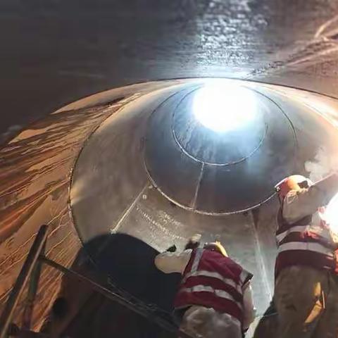 寒冬腊月，绽放的花火