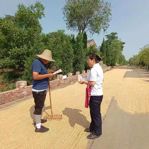 与人民币为友    和人民币做伴