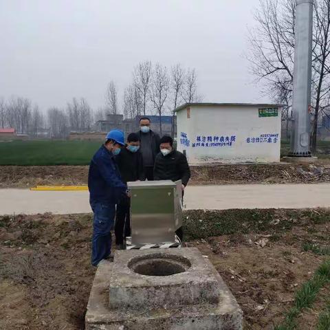 疫情防控不松懈  供电服务进农田