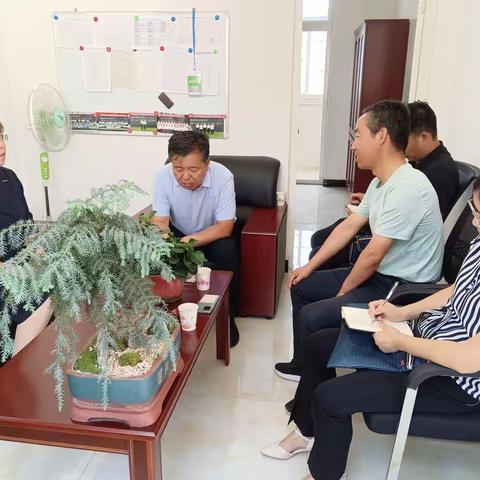 【炎炎夏日斗酷暑,领导视察沁人心】凤翔区副区长王珍一行莅临页渠学校调研指导工作