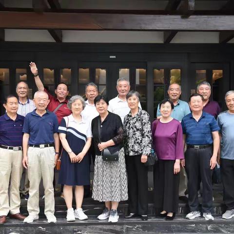 快乐相聚，情谊长存