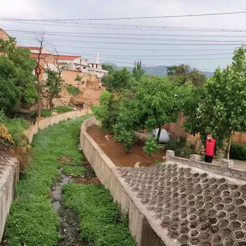 落实全面巡河，守护碧水蓝天