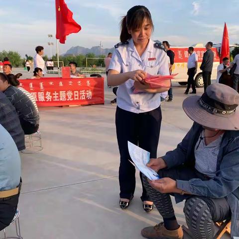 借宗别立镇庆建党98周年暨中华人民共和国成立70周年活动传递减税降费红利